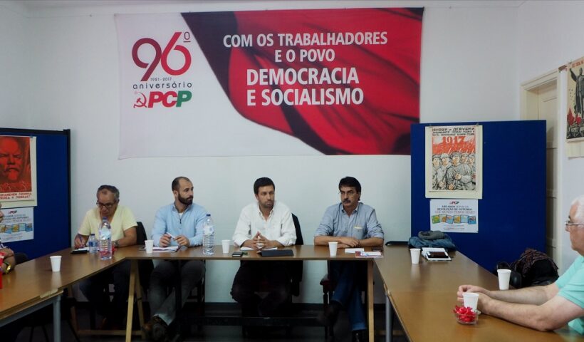 ajuda reuniao colectividades