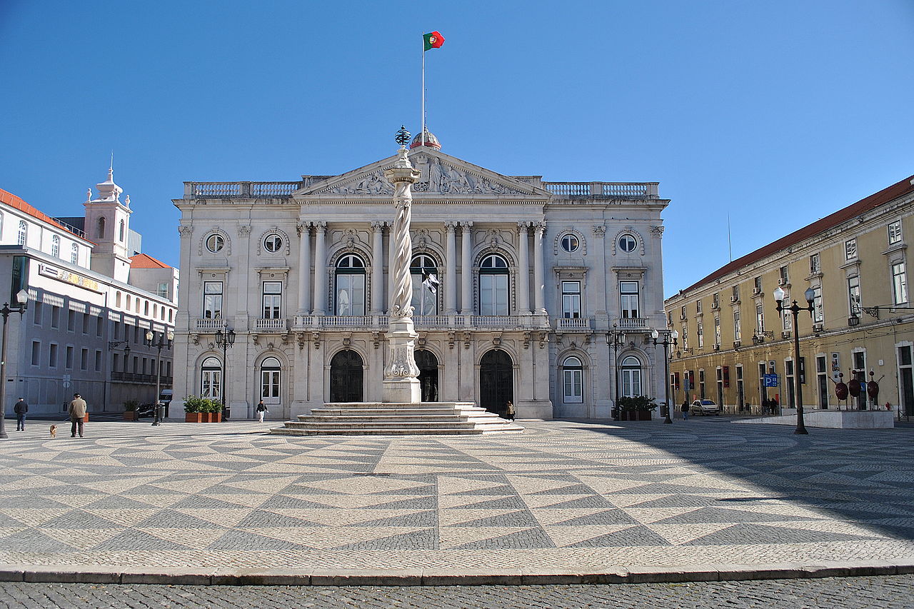 1280px-Praca-do-município Lisboa