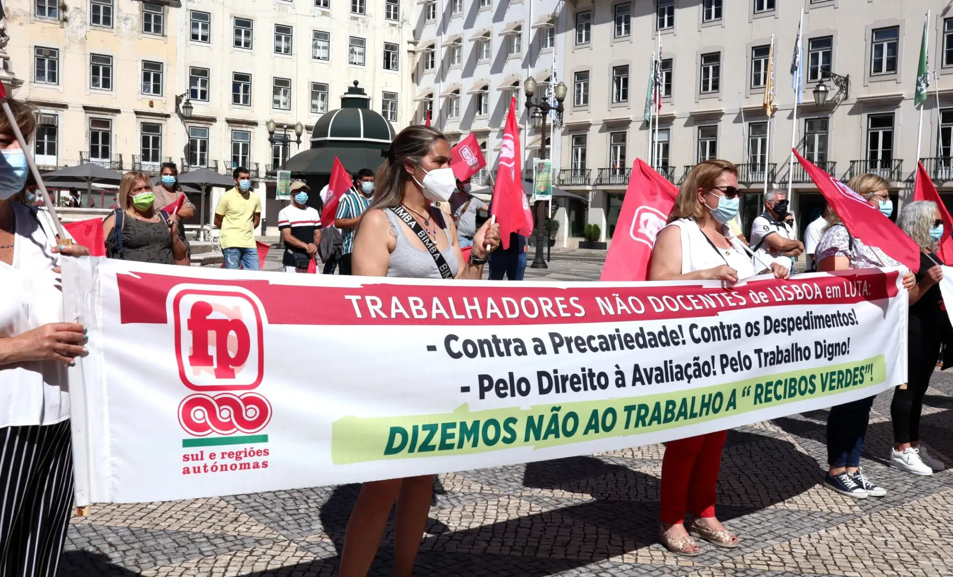 Luta trabalhadores escolas